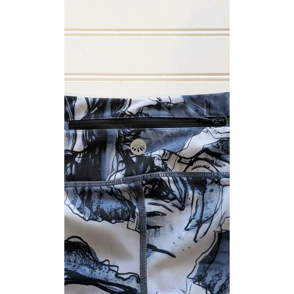 Senita Athletics Capri Leggings Size Medium Blue Women